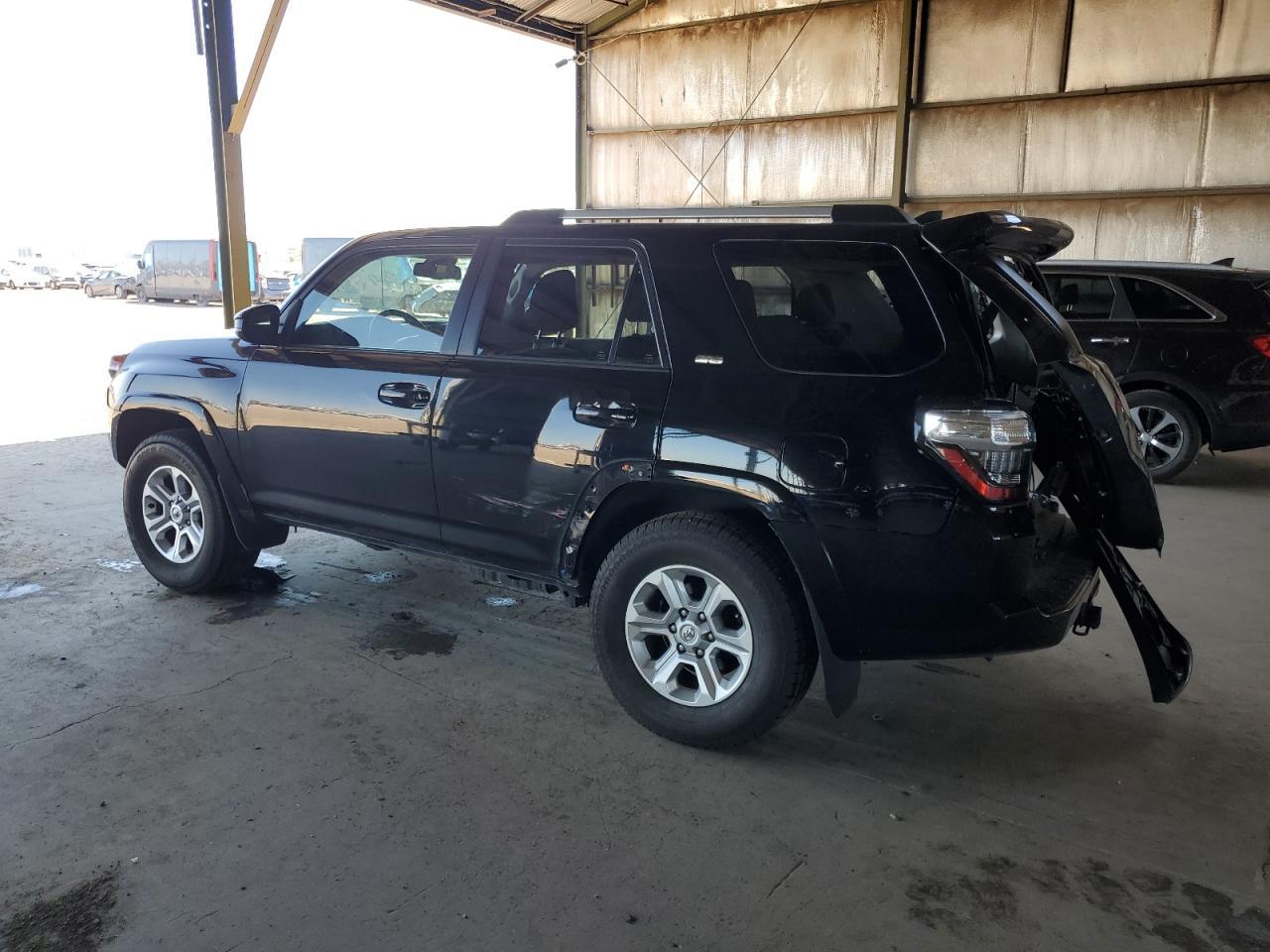 2022 TOYOTA 4RUNNER SR - Image 2