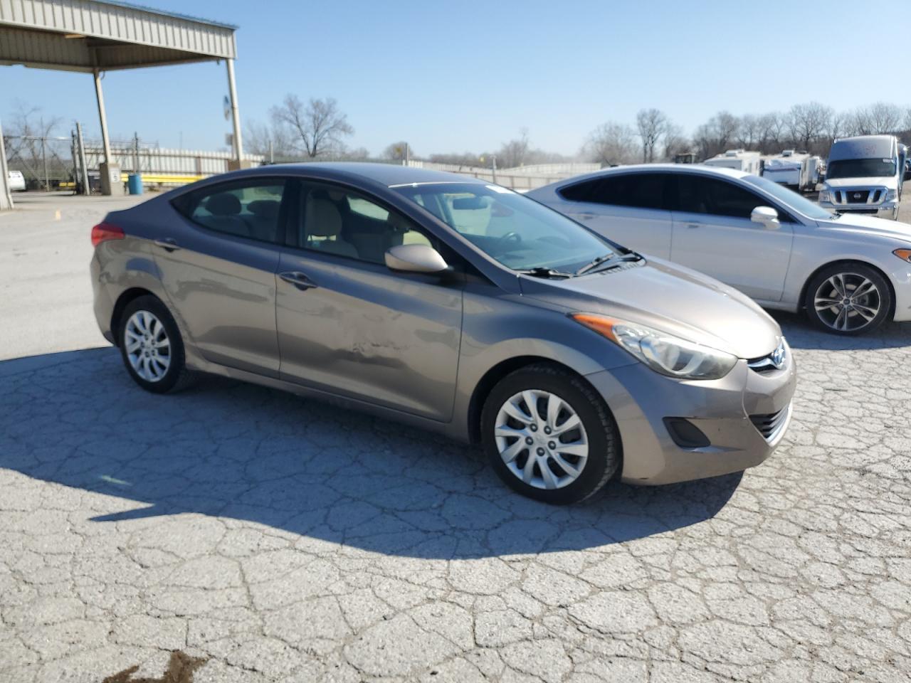 2011 HYUNDAI ELANTRA GL - Image 4