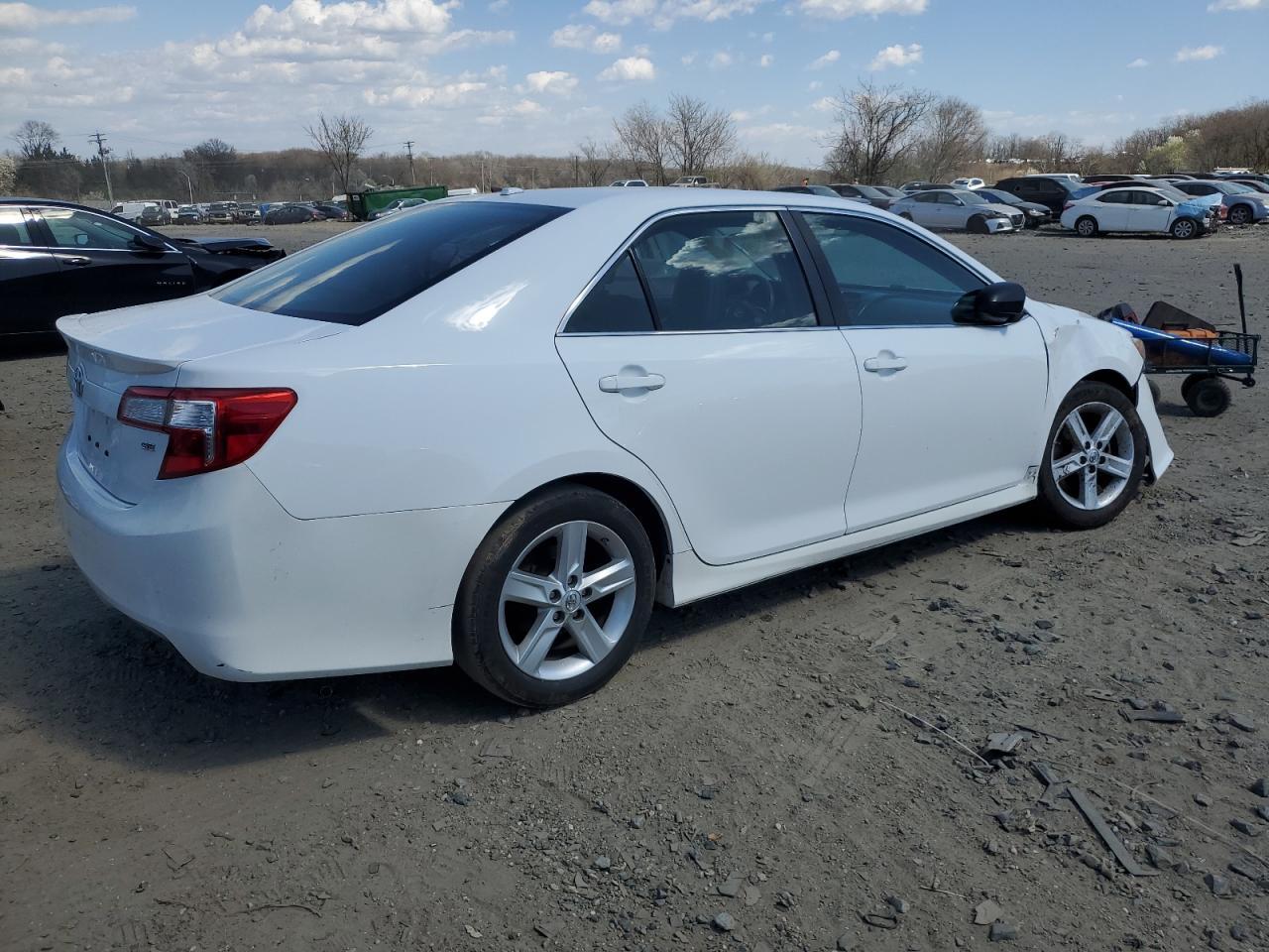 2014 TOYOTA CAMRY L - Image 3