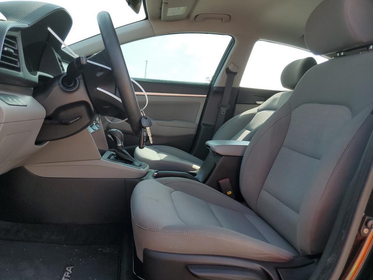 2019 HYUNDAI ELANTRA SE - Фото 7