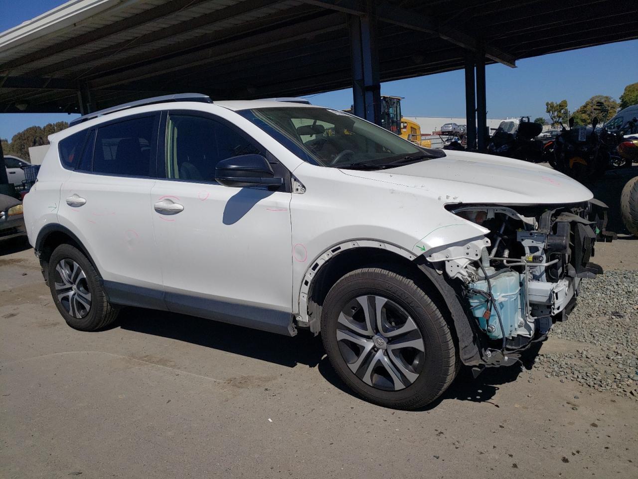 2016 TOYOTA RAV4 LE - Фото 4