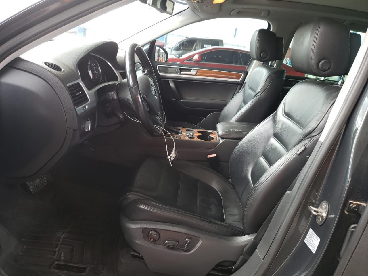 2012 VOLKSWAGEN TOUAREG V6 - Image 7