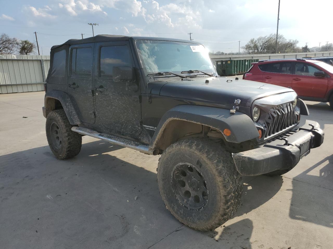 2012 JEEP WRANGLER U - Image 4