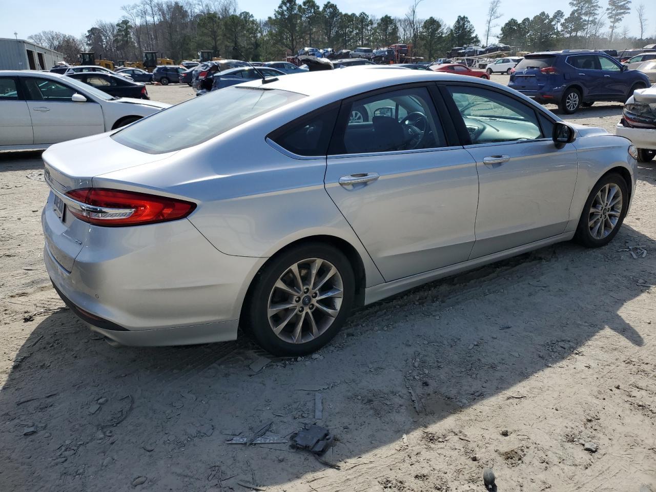 2017 FORD FUSION SE - Image 3