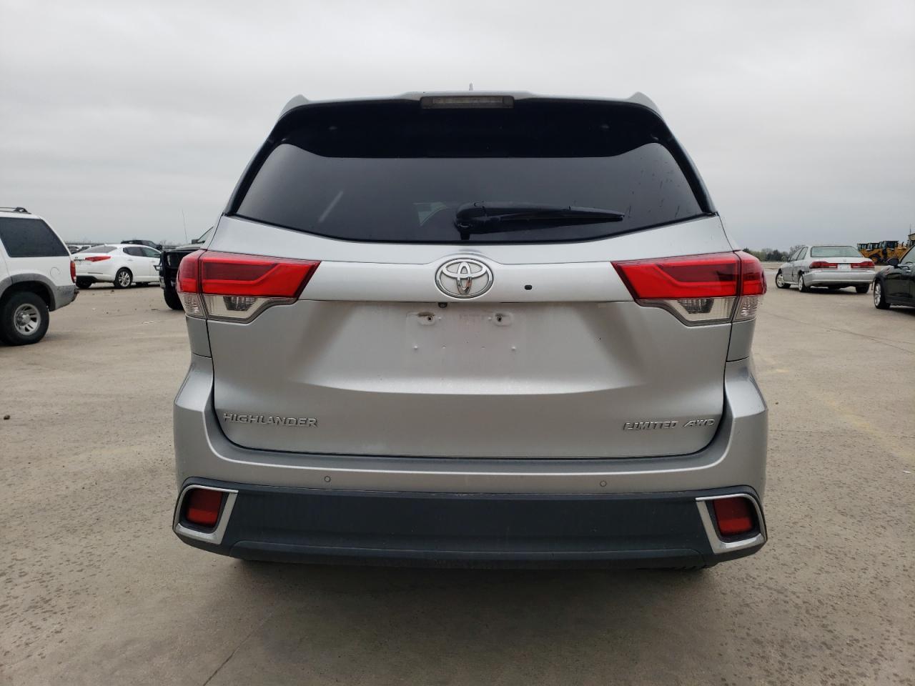 2018 TOYOTA HIGHLANDER - Image 6