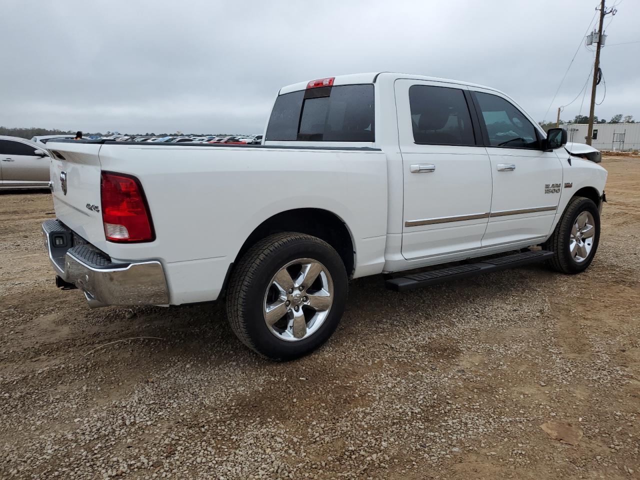 2017 RAM 1500 SLT - Фото 3