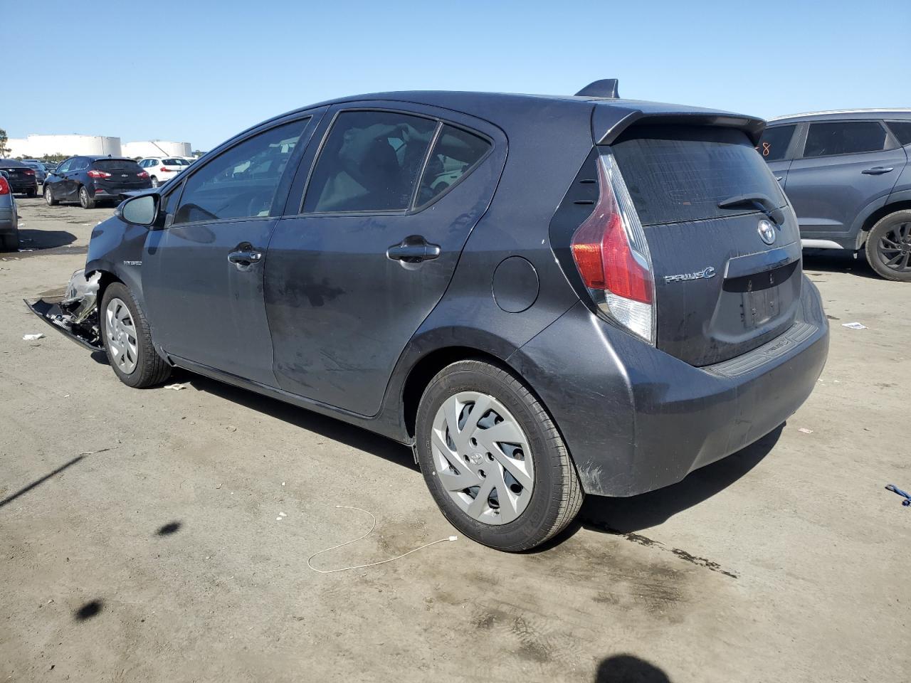 2015 TOYOTA PRIUS C - Image 2