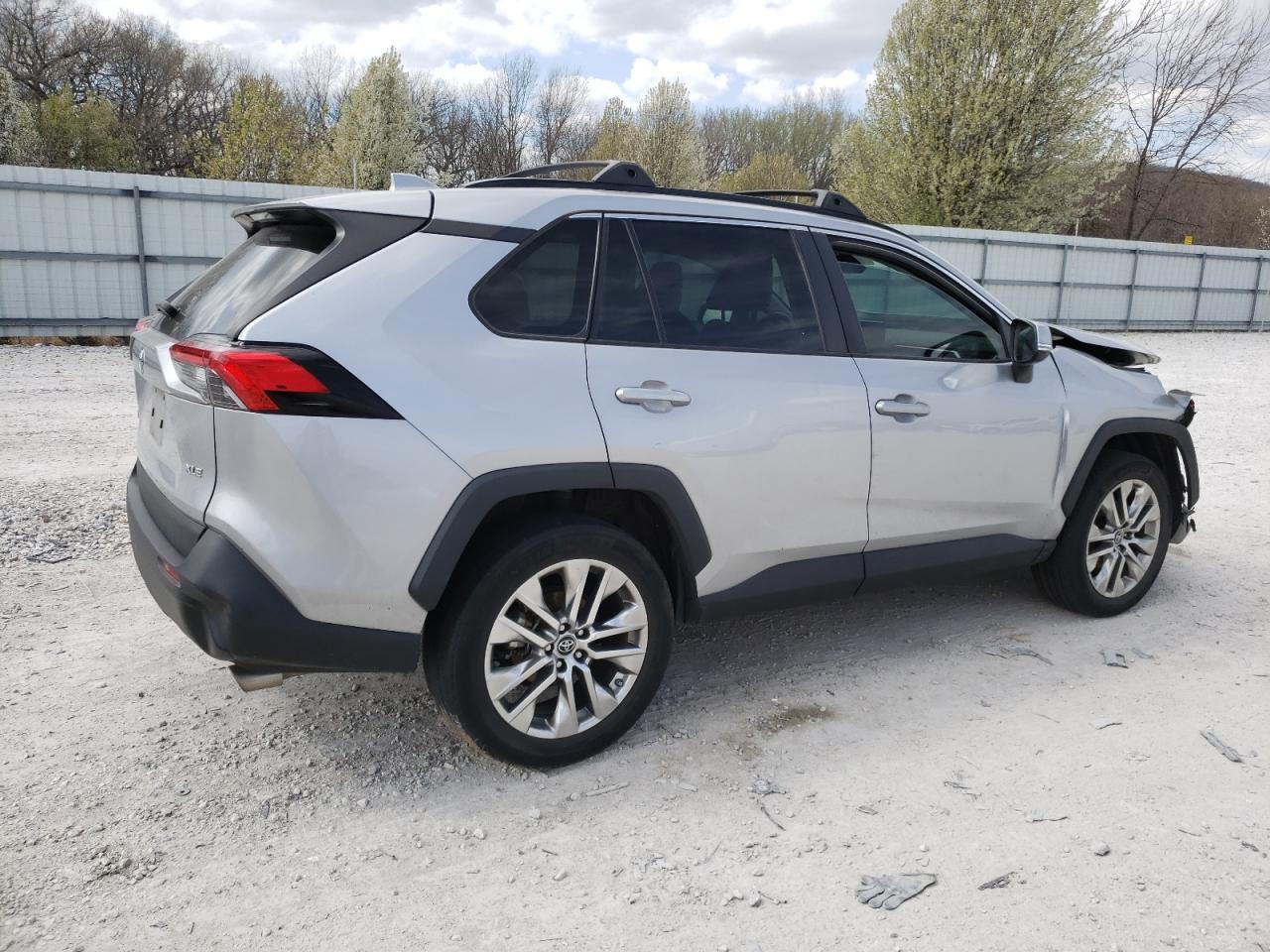 2019 TOYOTA RAV4 XLE P - Image 3