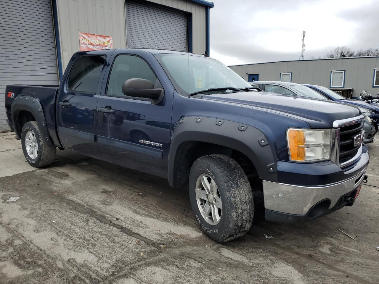 2011 GMC SIERRA K15 - Фото 4