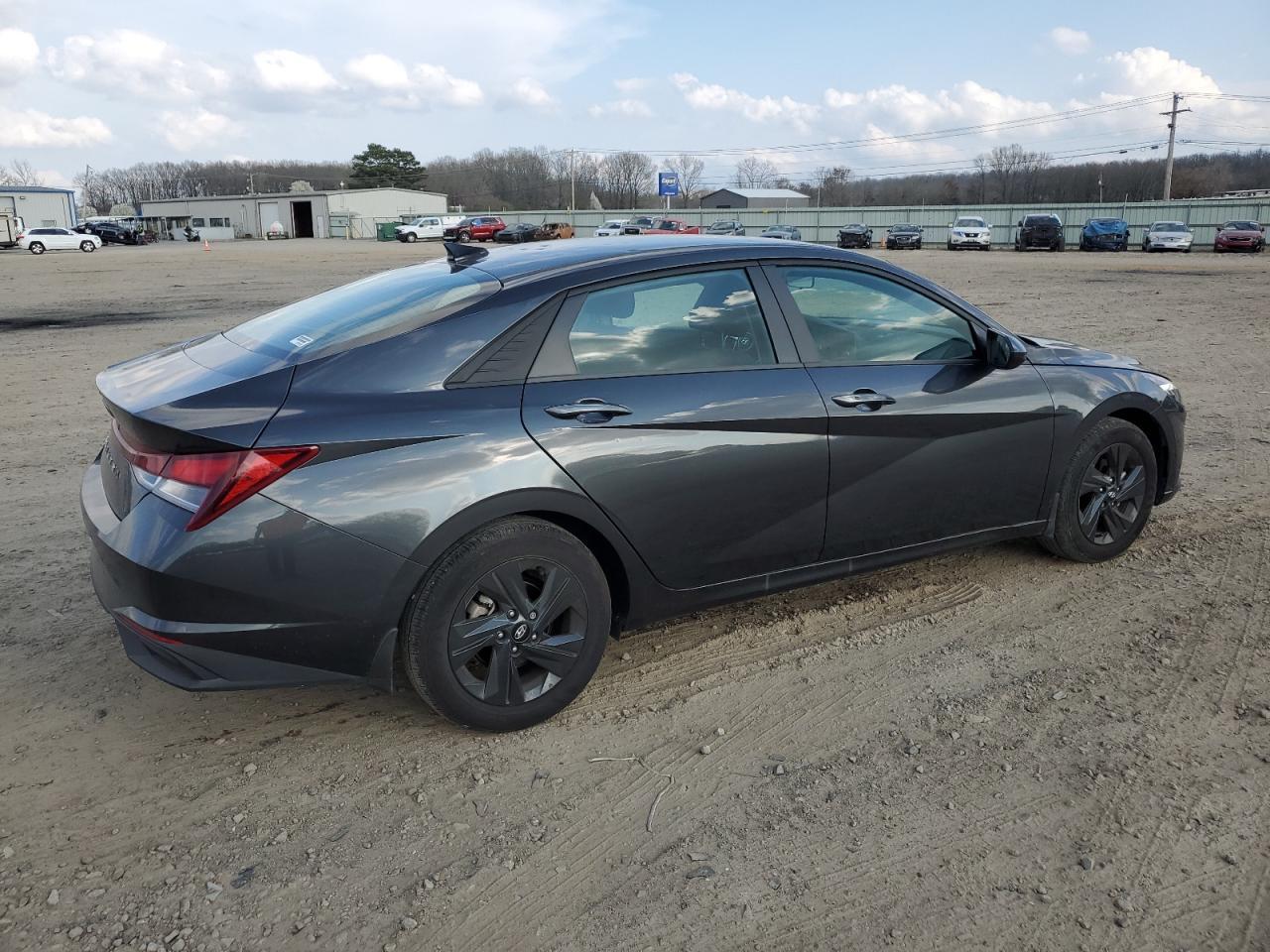 2023 HYUNDAI ELANTRA SE - Фото 3