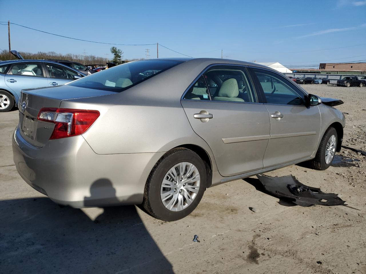 2014 TOYOTA CAMRY L - Фото 3