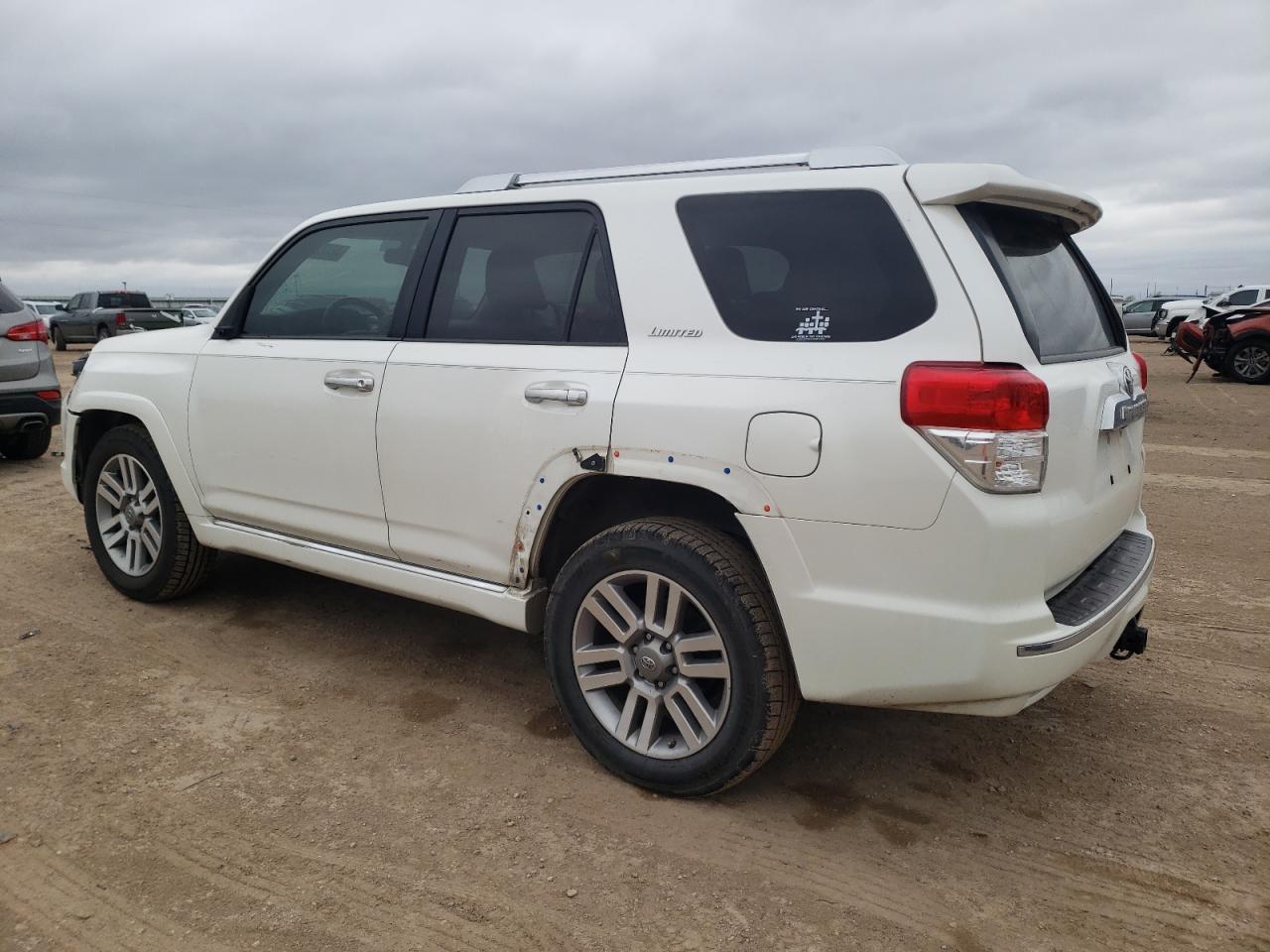 2011 TOYOTA 4RUNNER SR - Image 2