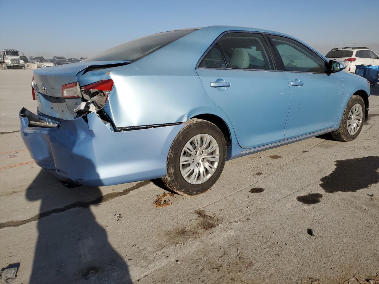 2013 TOYOTA CAMRY L - Фото 3