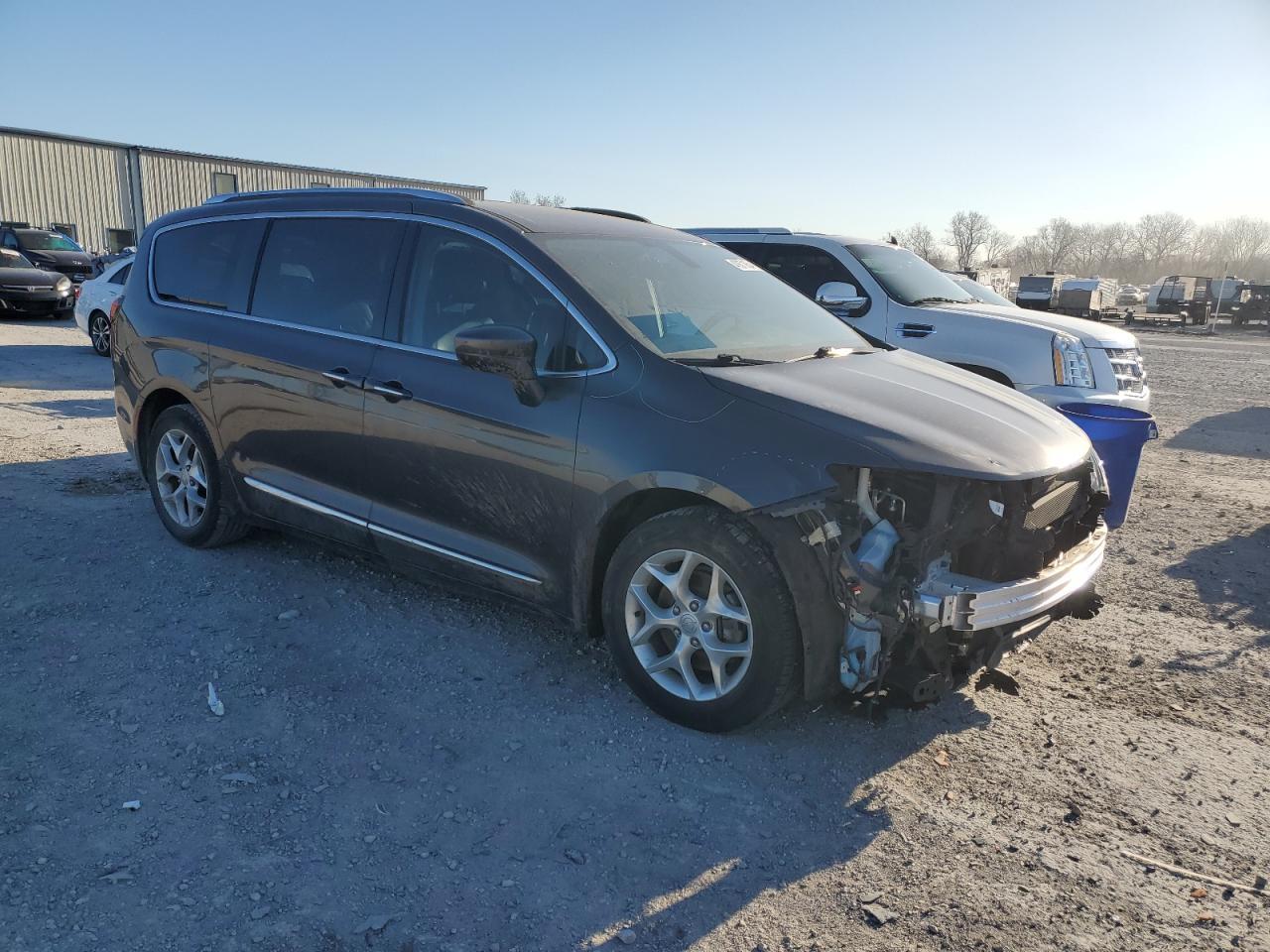 2017 CHRYSLER PACIFICA T - Image 4