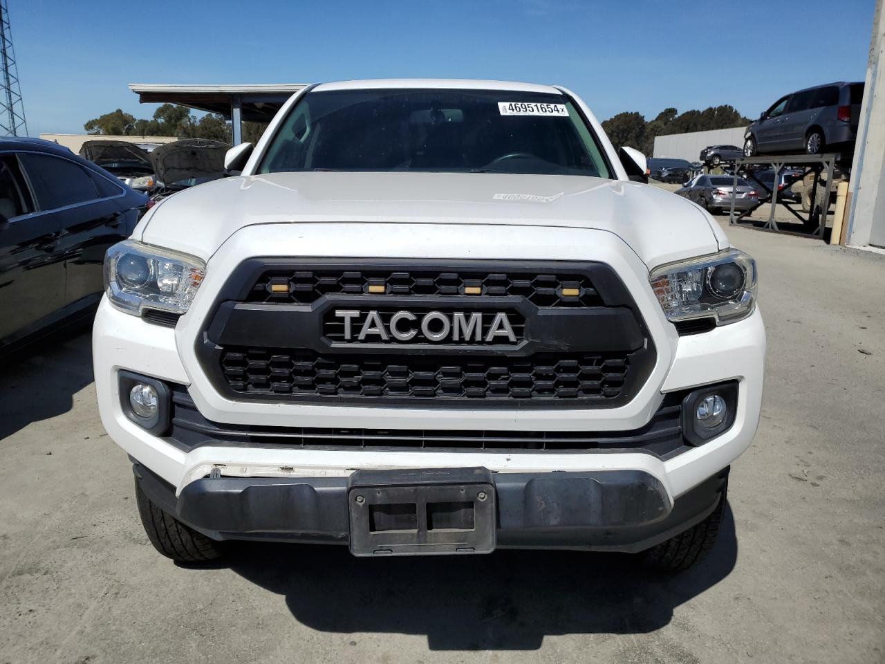 2017 TOYOTA TACOMA DOU - Фото 5