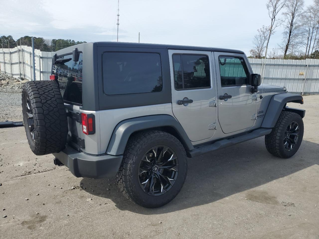 2017 JEEP WRANGLER U - Фото 3