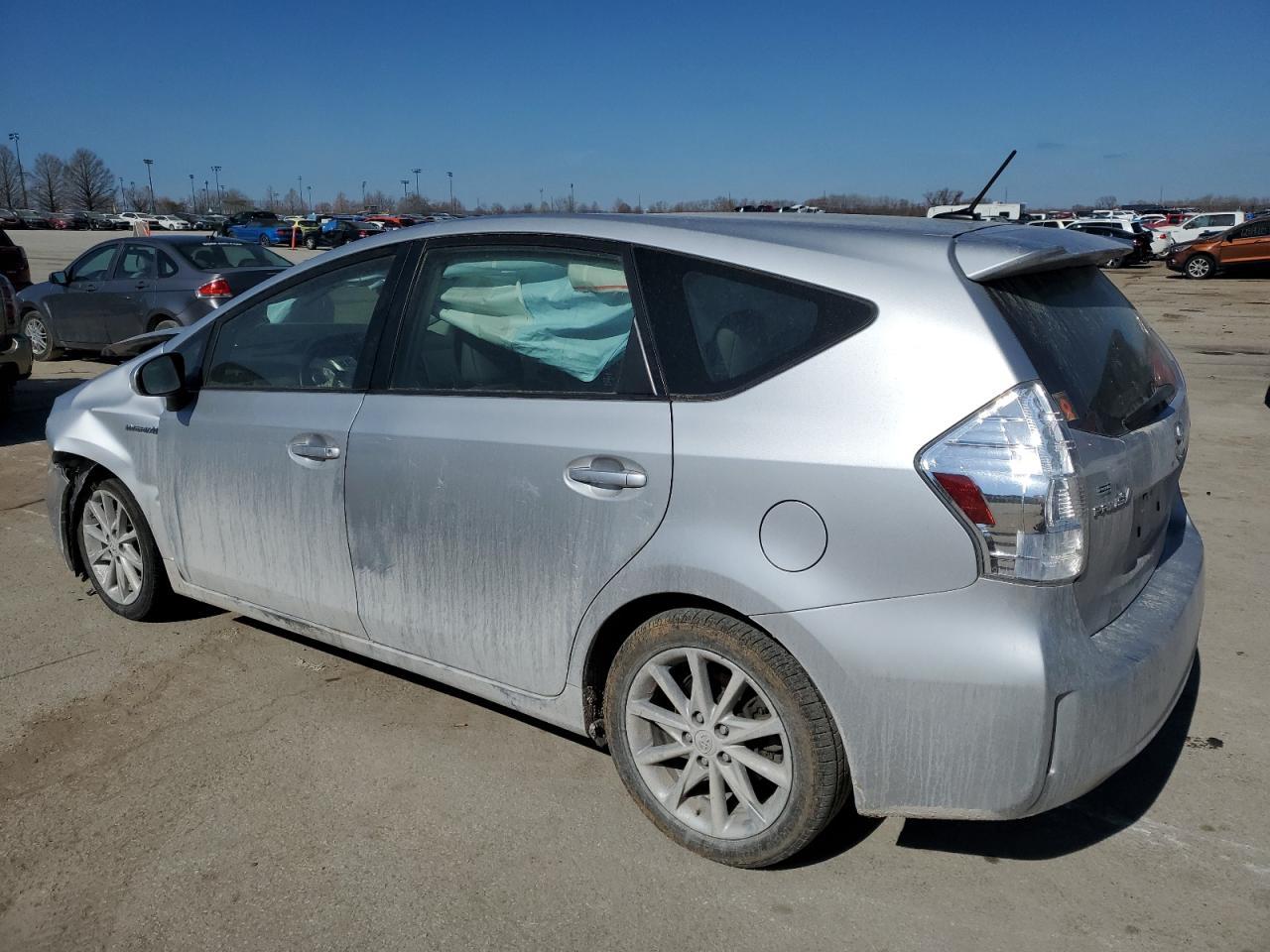 2013 TOYOTA PRIUS V - Фото 2