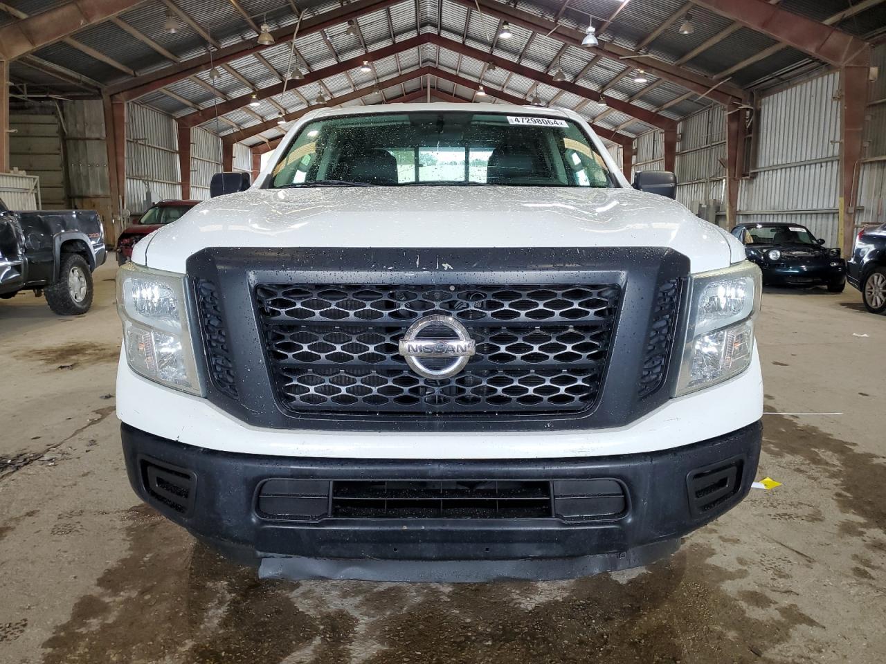2017 NISSAN TITAN XD S - Фото 5