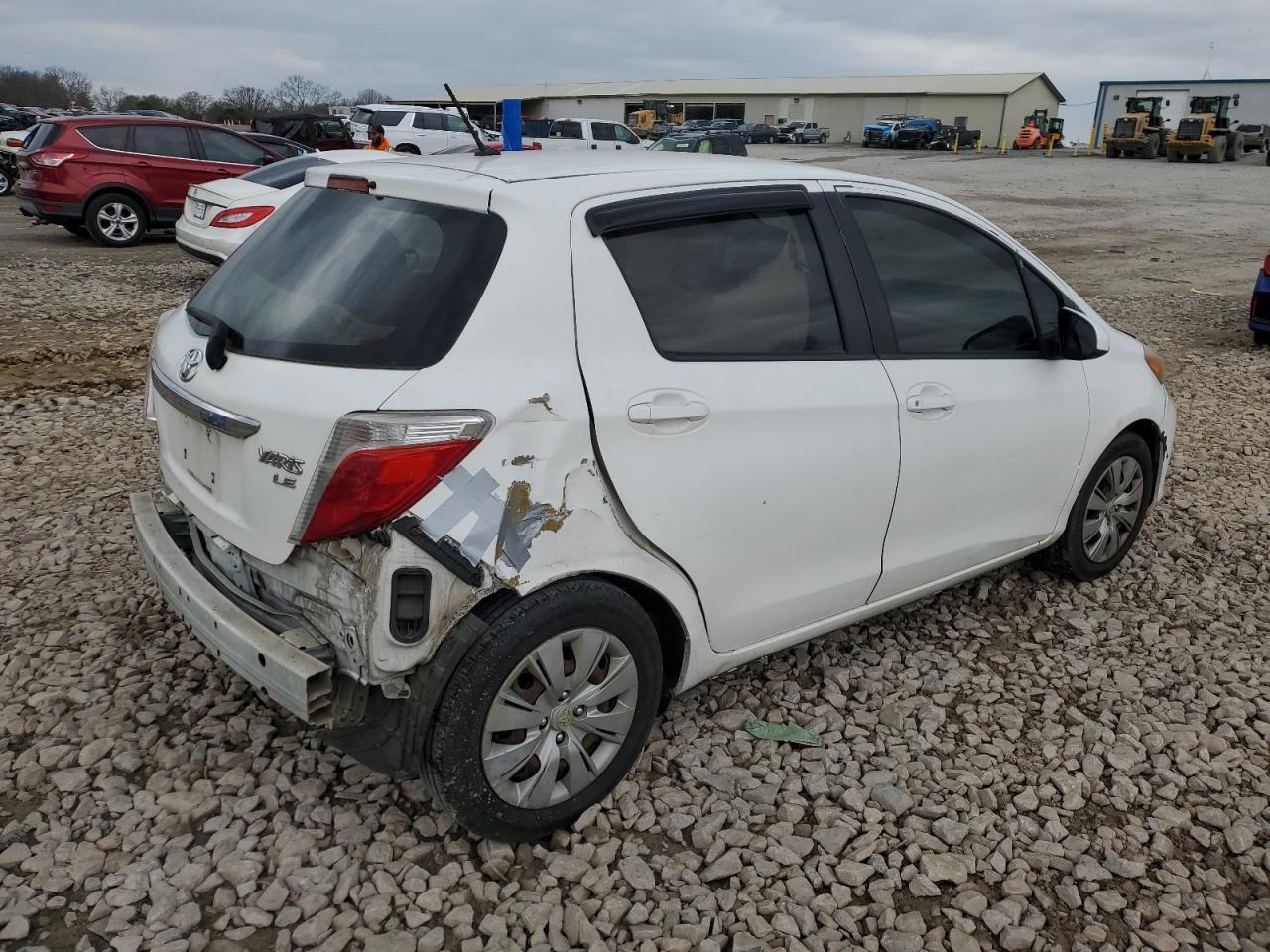 2014 TOYOTA YARIS - Фото 3