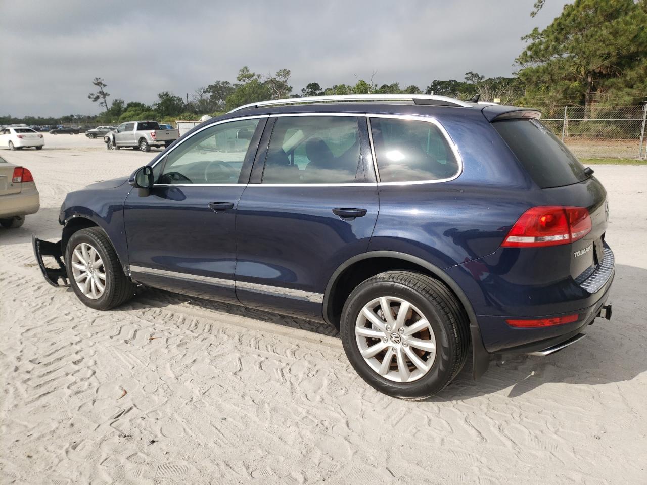 2012 VOLKSWAGEN TOUAREG V6 - Image 2