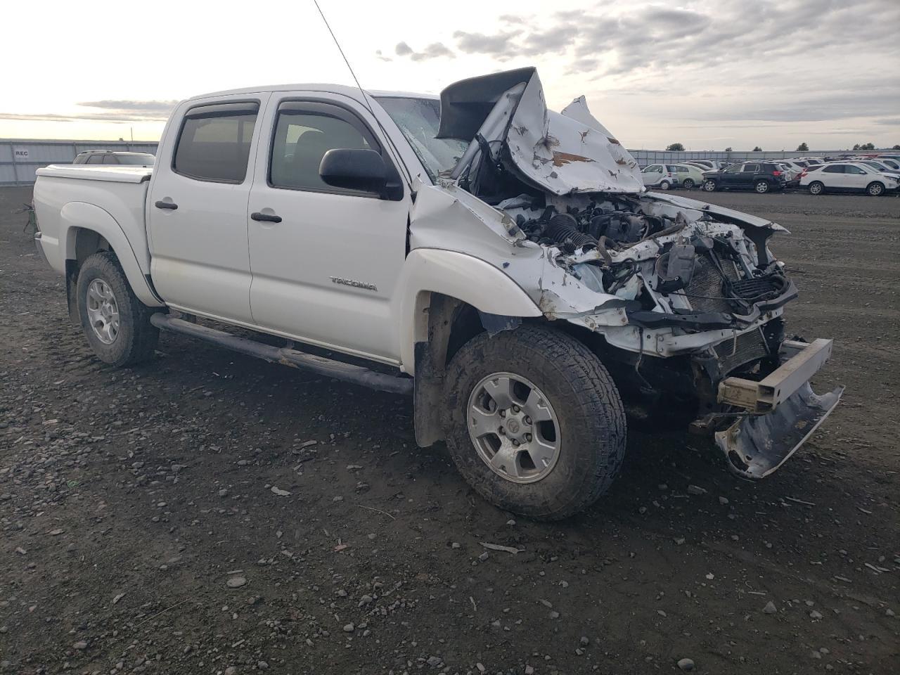 2013 TOYOTA TACOMA DOU - Image 4
