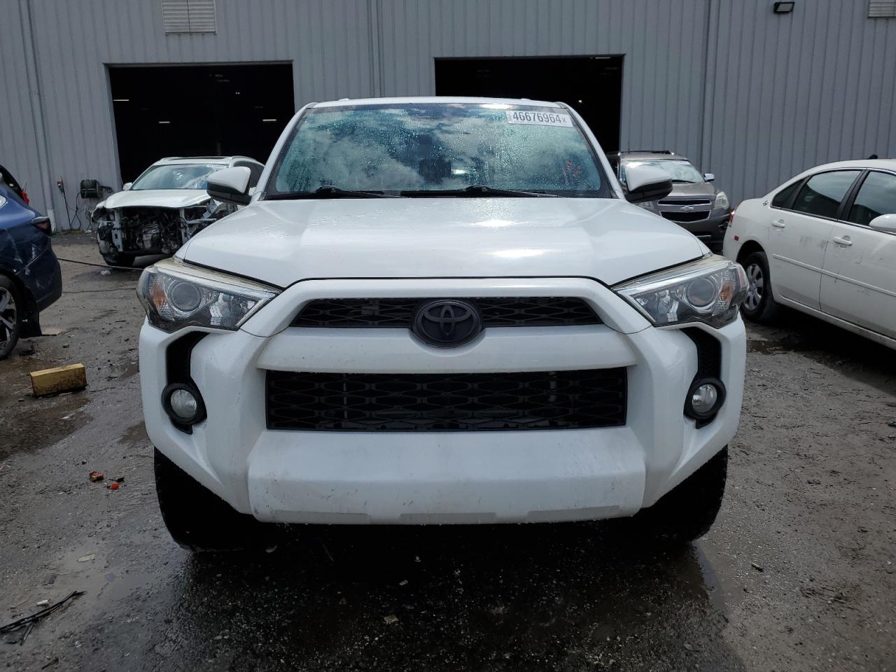 2018 TOYOTA 4RUNNER SR - Image 5