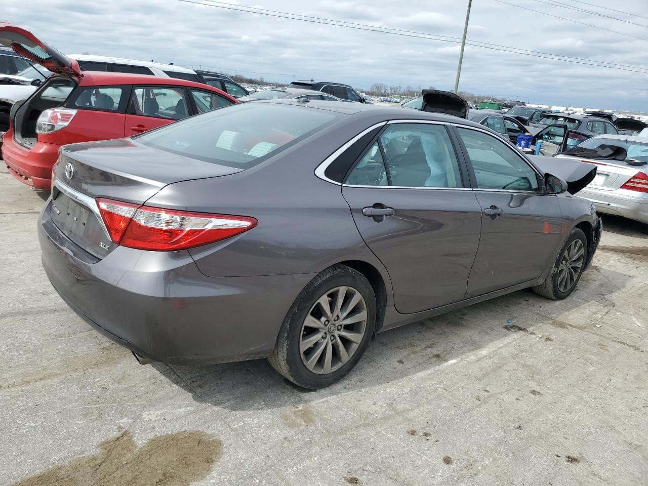 2016 TOYOTA CAMRY LE - Фото 3
