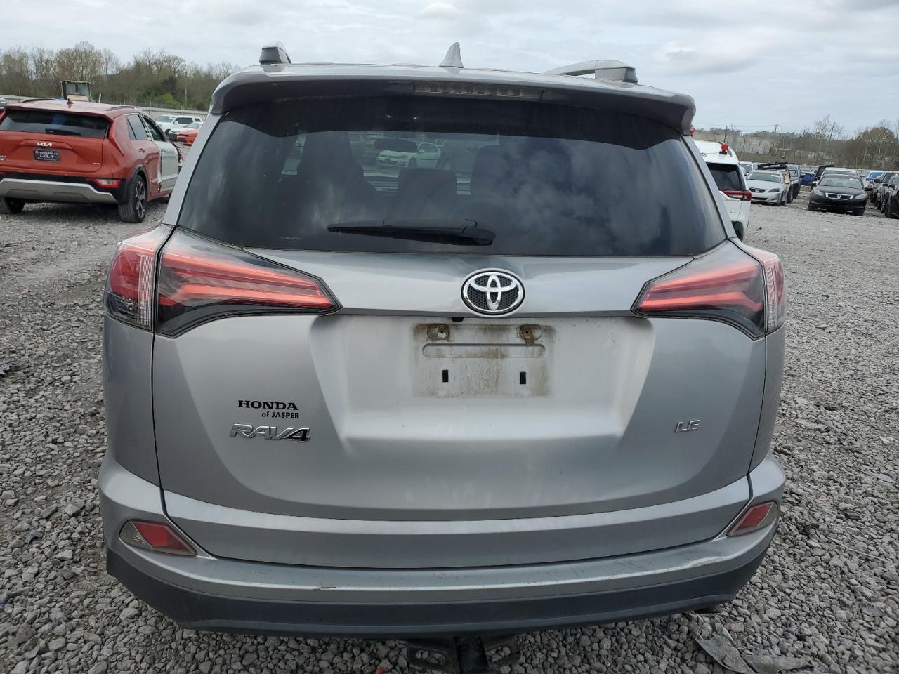 2016 TOYOTA RAV4 LE - Фото 6