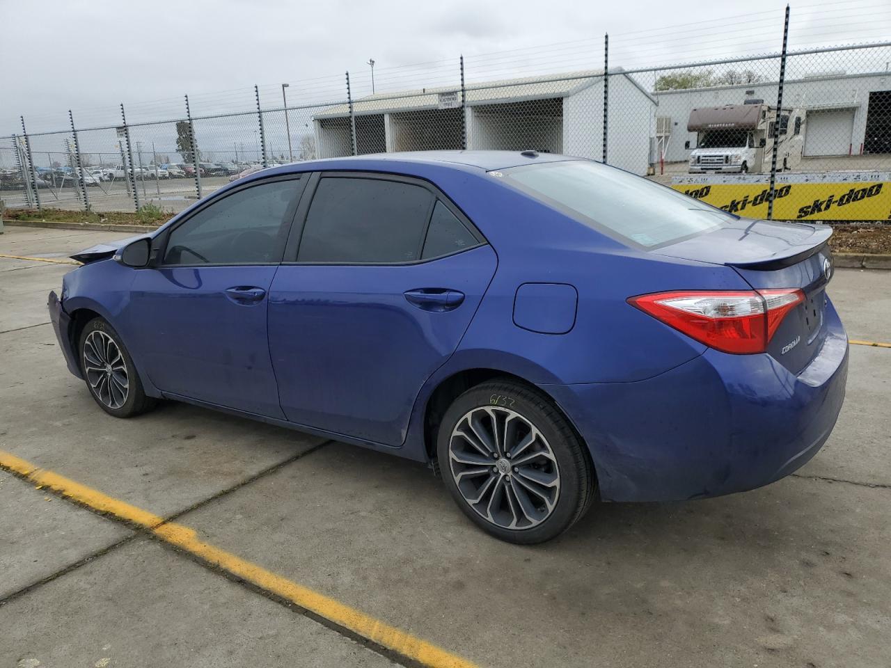 2015 TOYOTA COROLLA L - Image 2
