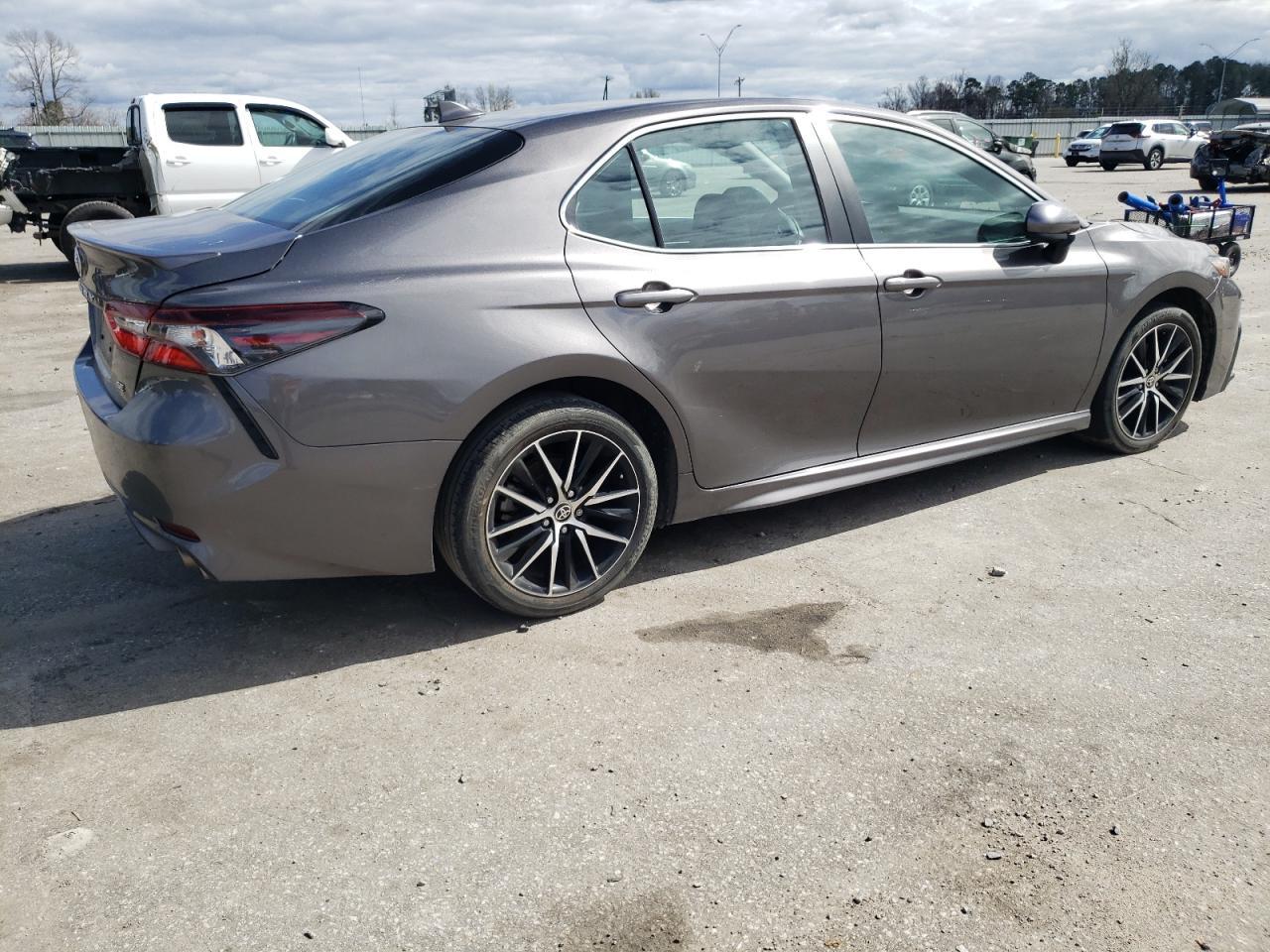2021 TOYOTA CAMRY SE - Фото 3