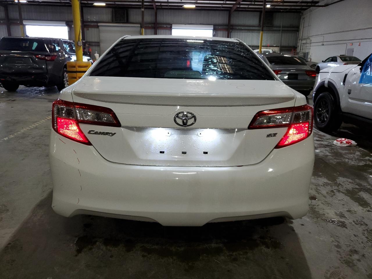 2013 TOYOTA CAMRY L - Фото 6