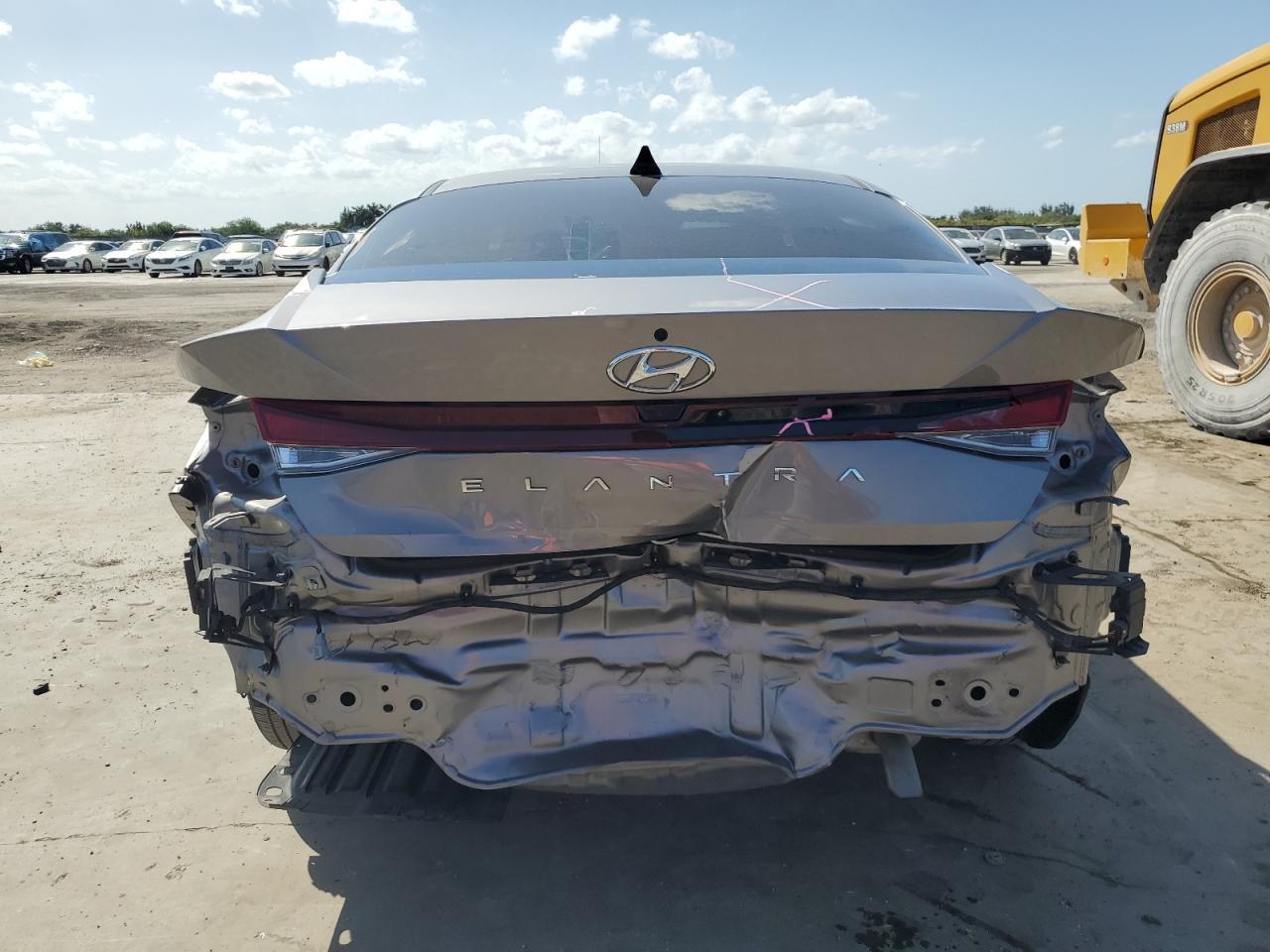 2022 HYUNDAI ELANTRA SE - Фото 6