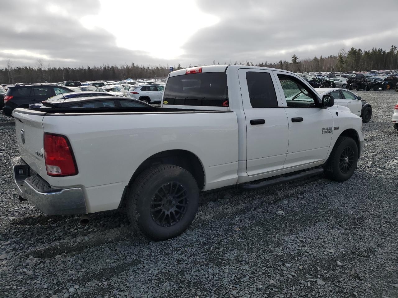 2017 RAM 1500 ST - Фото 3