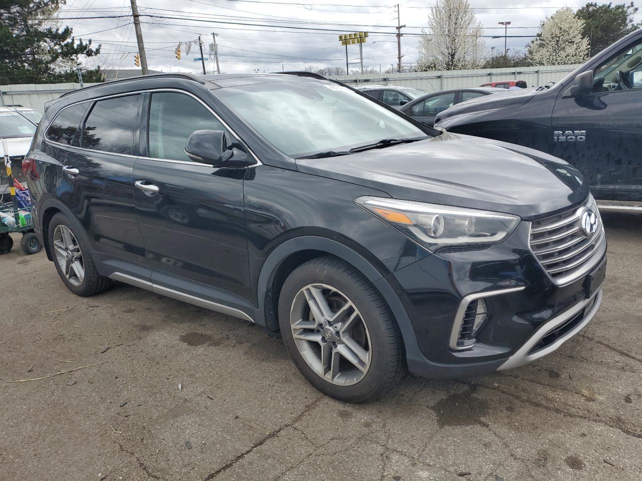 2017 HYUNDAI SANTA FE S - Image 4