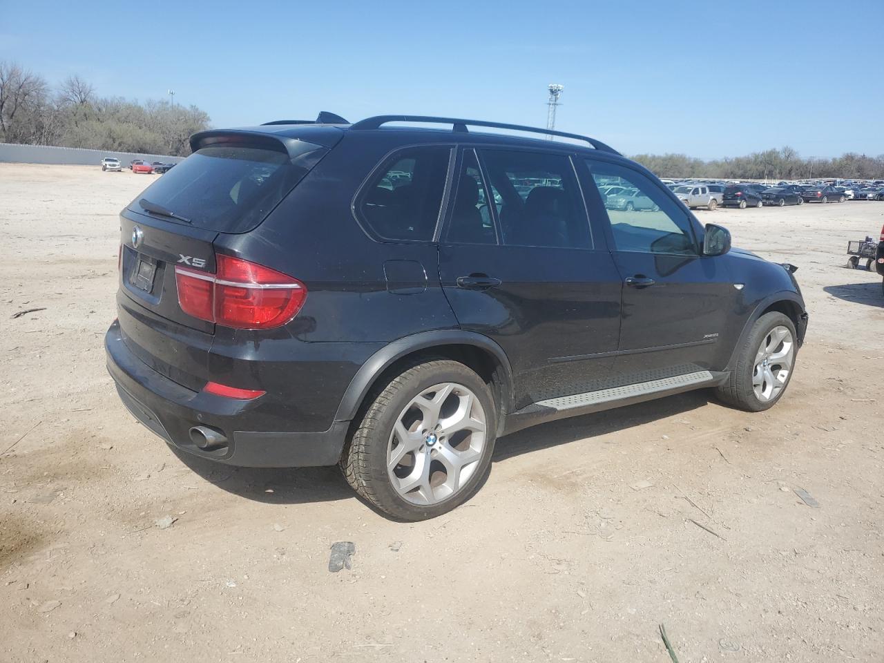 2013 BMW X5 XDRIVE3 - Image 3