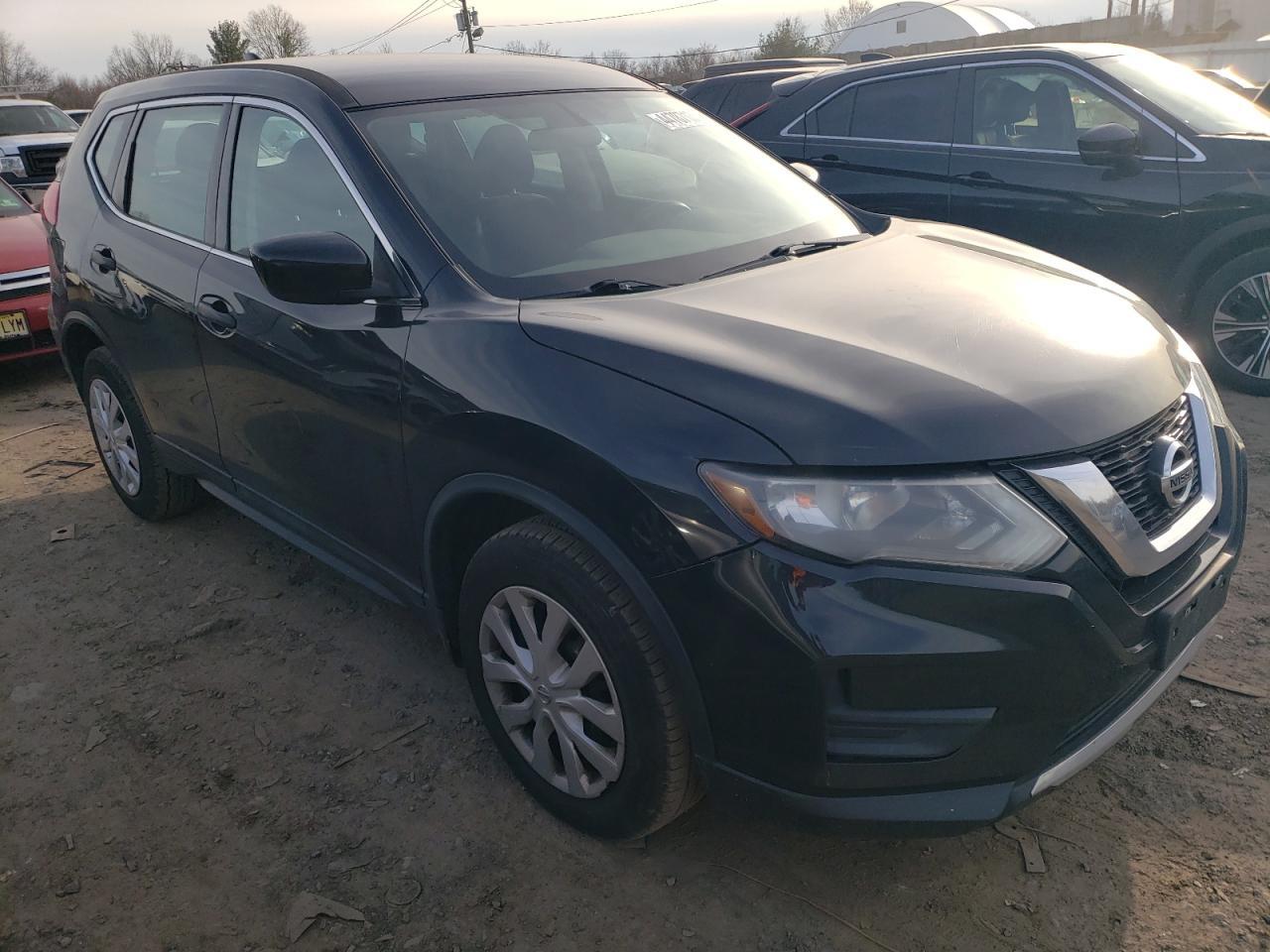 2017 NISSAN ROGUE SV - Image 4