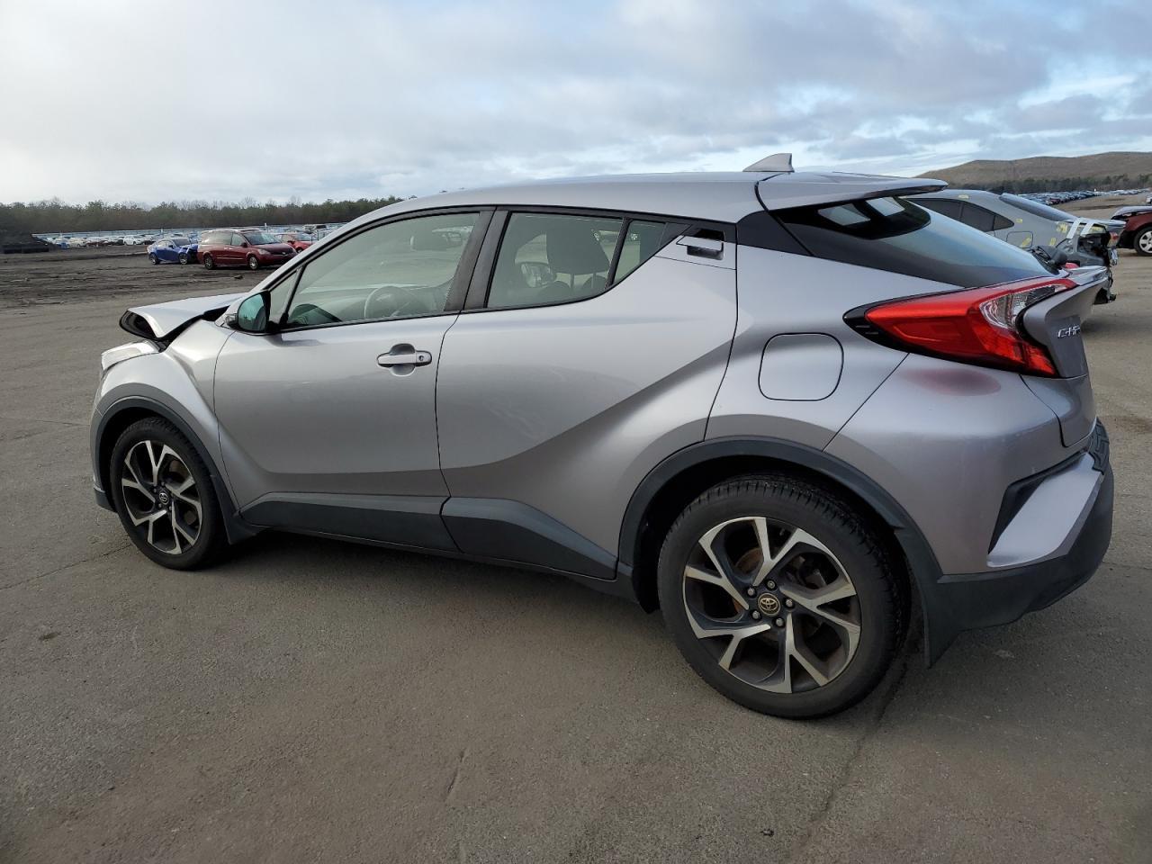 2018 TOYOTA C-HR XLE - Фото 2