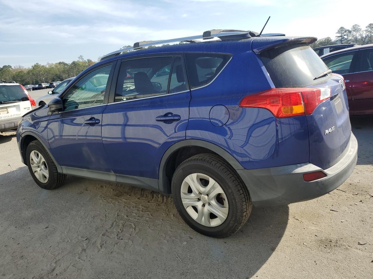 2015 TOYOTA RAV4 LE - Фото 2