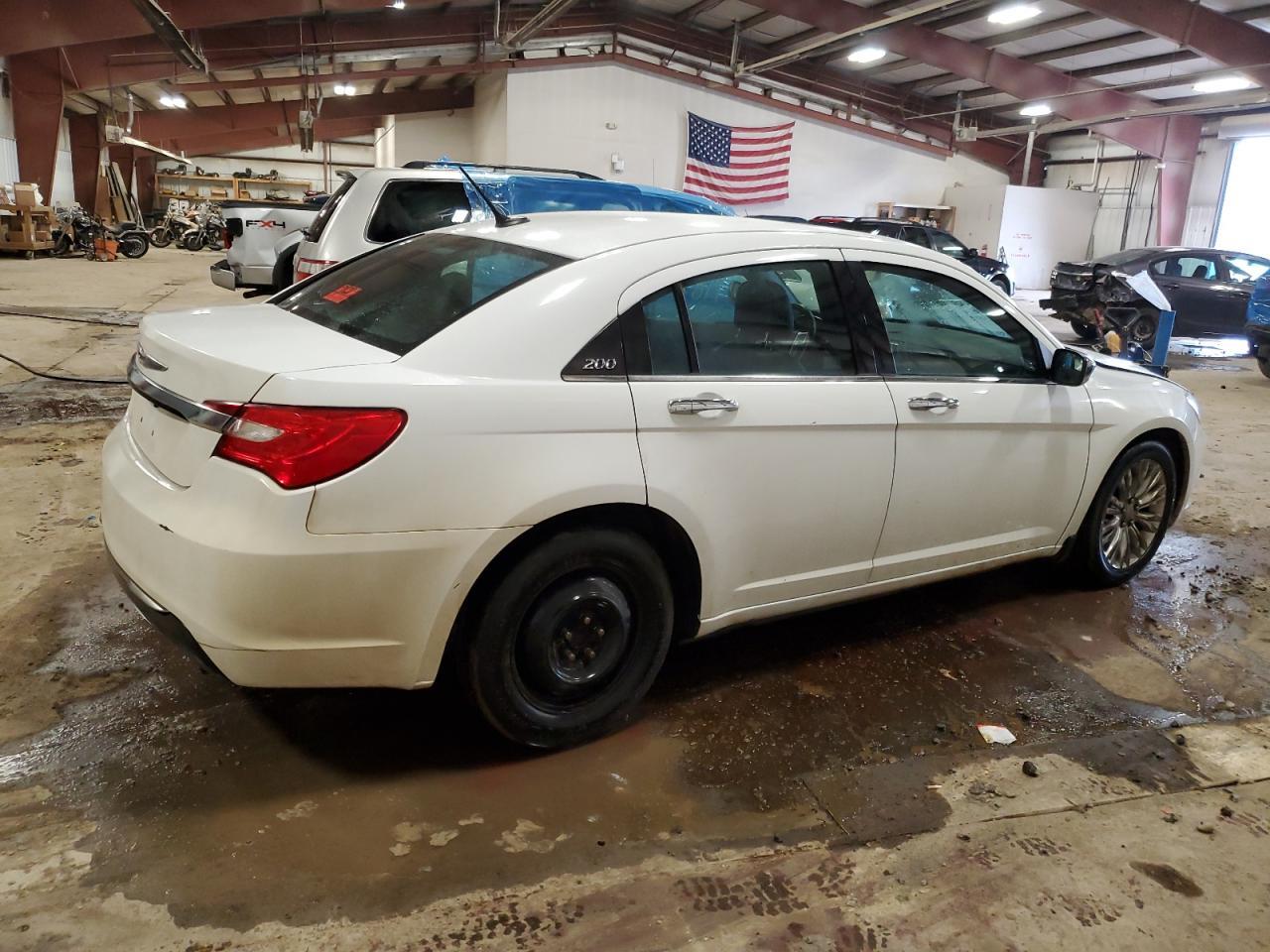 2012 CHRYSLER 200 LIMITE - Image 3