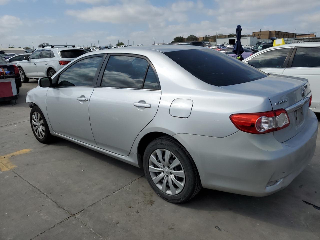 2013 TOYOTA COROLLA BA - Фото 2