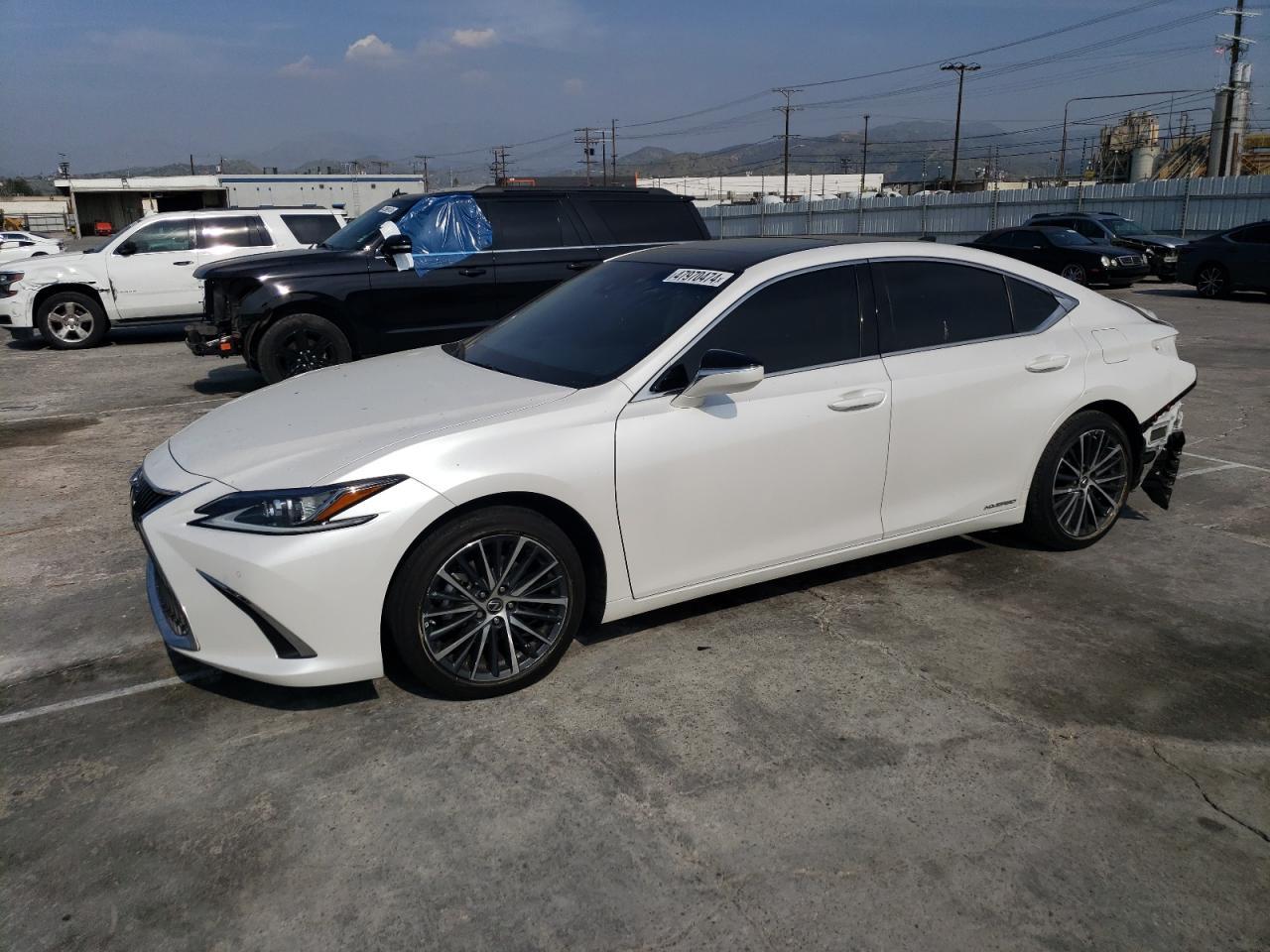 2021 LEXUS ES 300H car image