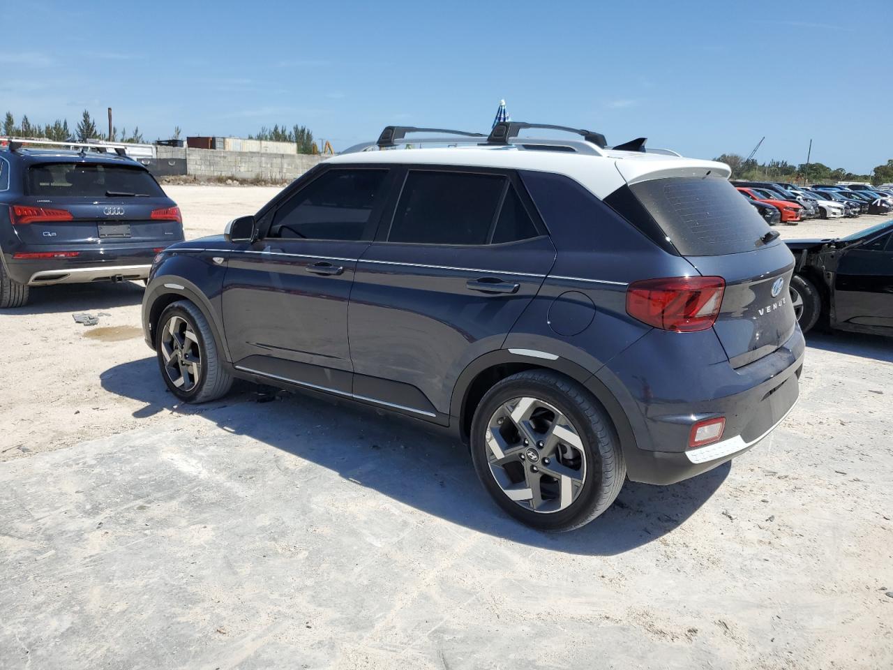 2022 HYUNDAI VENUE SEL - Фото 2