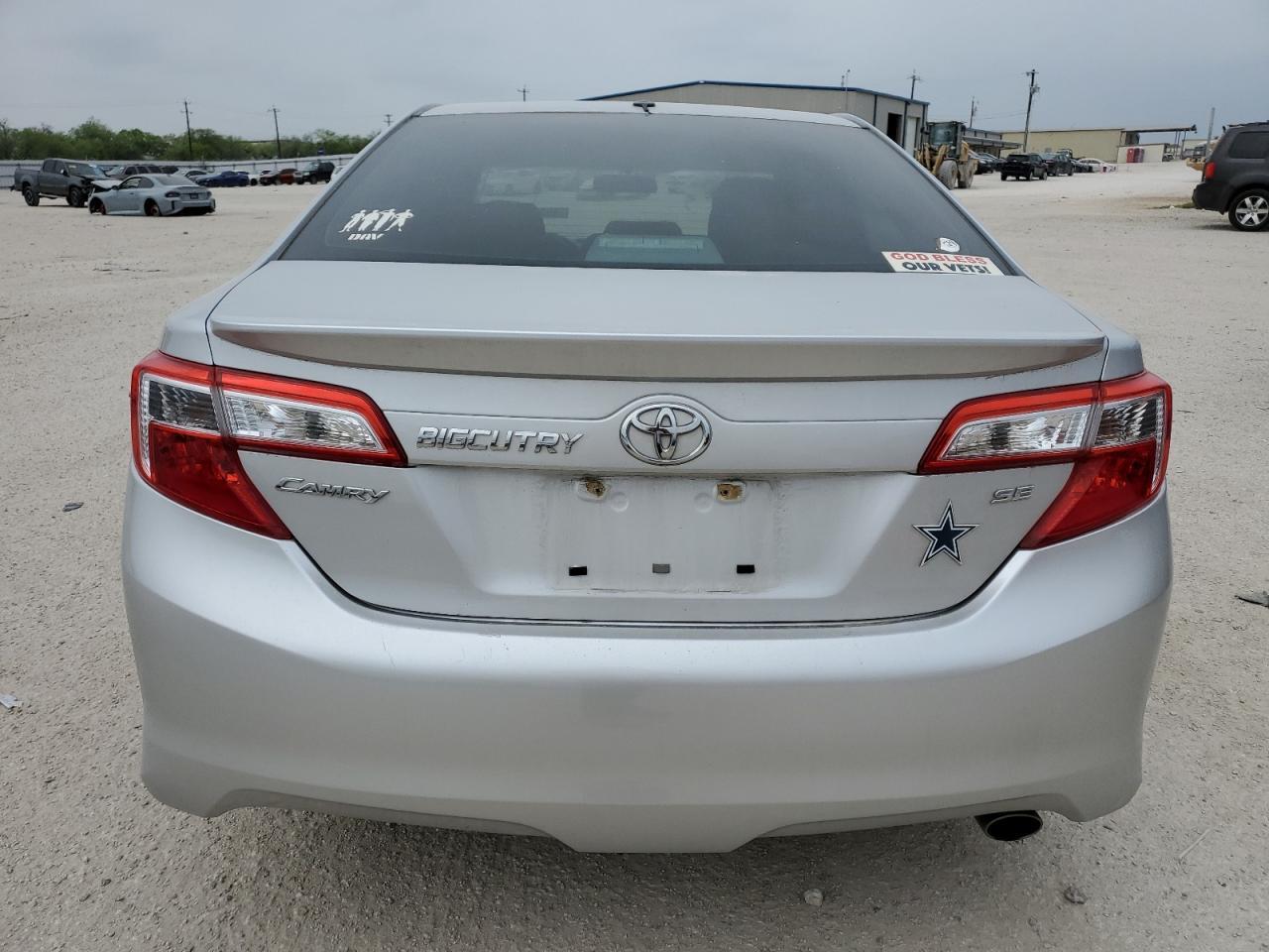 2014 TOYOTA CAMRY L - Image 6