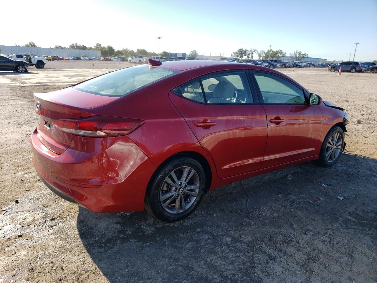2018 HYUNDAI ELANTRA SE - Фото 3