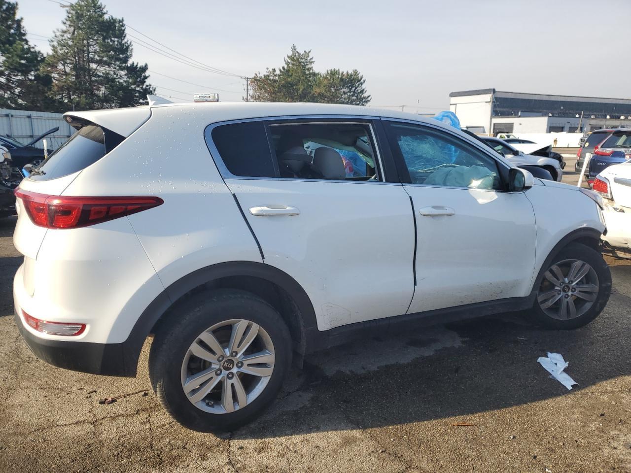 2017 KIA SPORTAGE L - Image 3