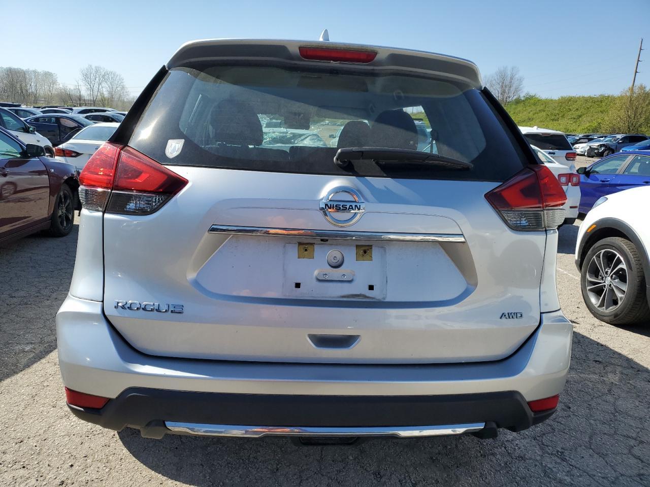 2017 NISSAN ROGUE S - Фото 6