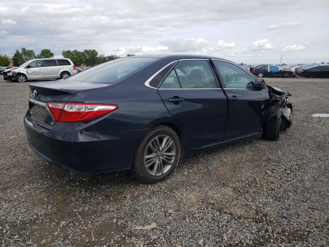 2016 TOYOTA CAMRY LE - Фото 3