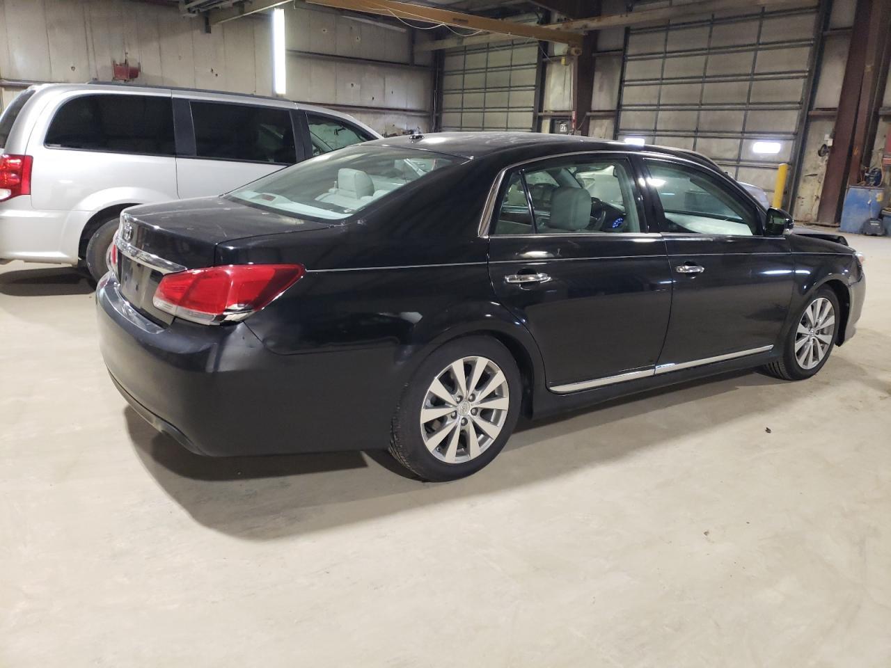 2011 TOYOTA AVALON BAS - Image 3