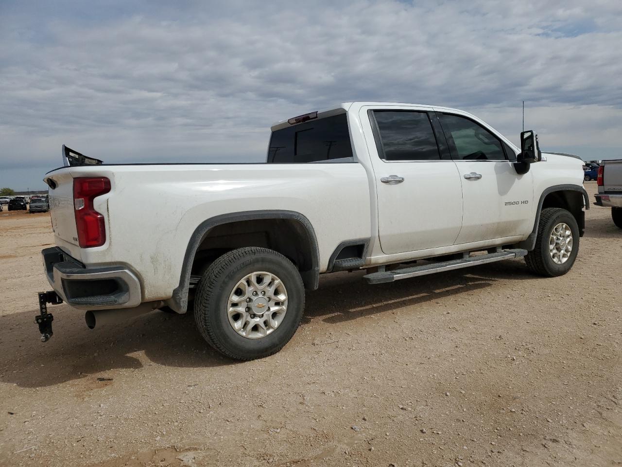 2024 CHEVROLET SILVERADO - Image 3