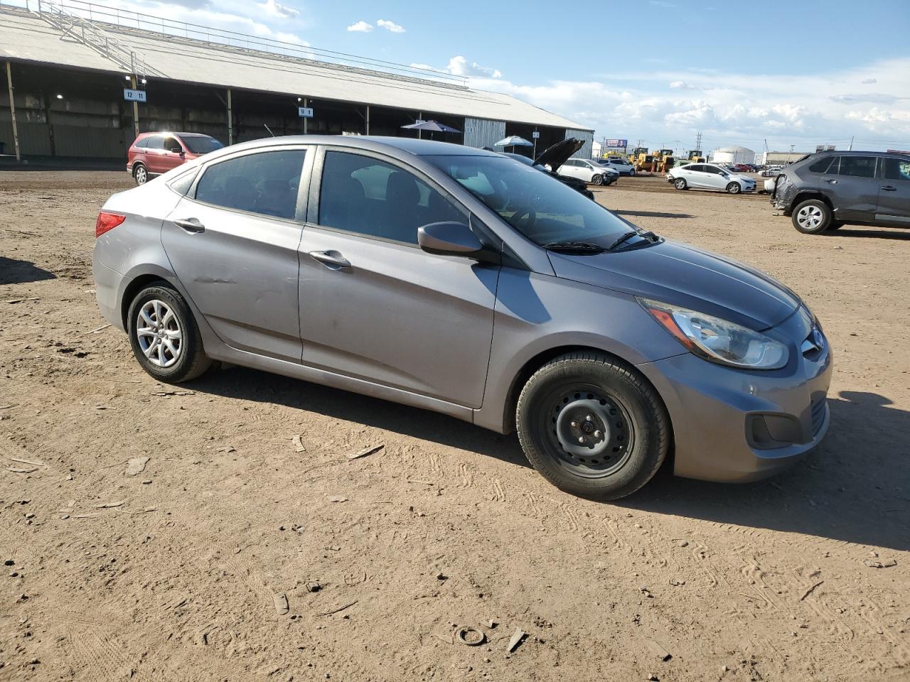 2014 HYUNDAI ACCENT GLS - Image 4